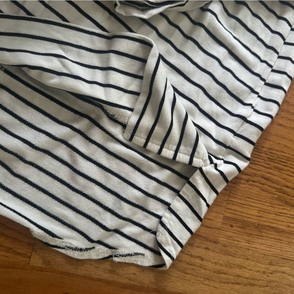 Liz Claiborne Black and White Striped Long Sleeve Top. Cowl Turtleneck sz L - Picture 5 of 13